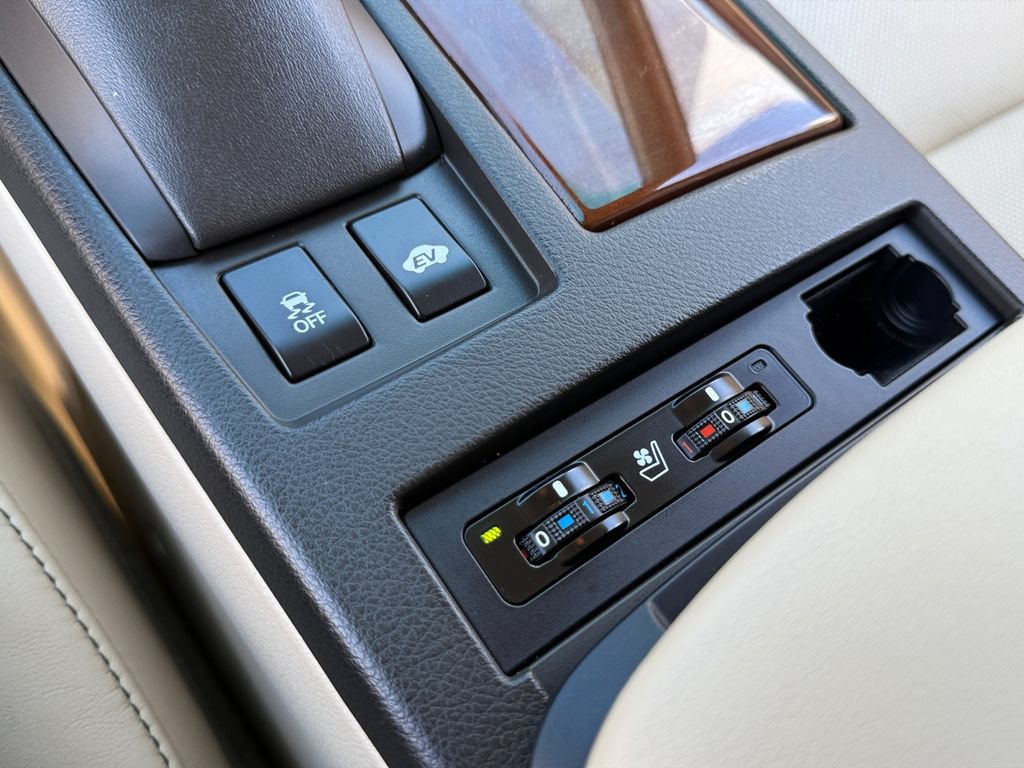 Used 2013 Lexus RX 450h AWD w/ Navigation Pkg image 31