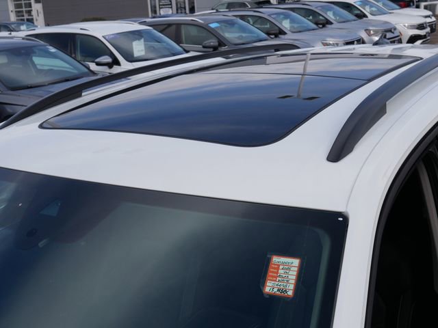 Certified 2025 Volkswagen Atlas SE w/ Panoramic Sunroof Package image 11