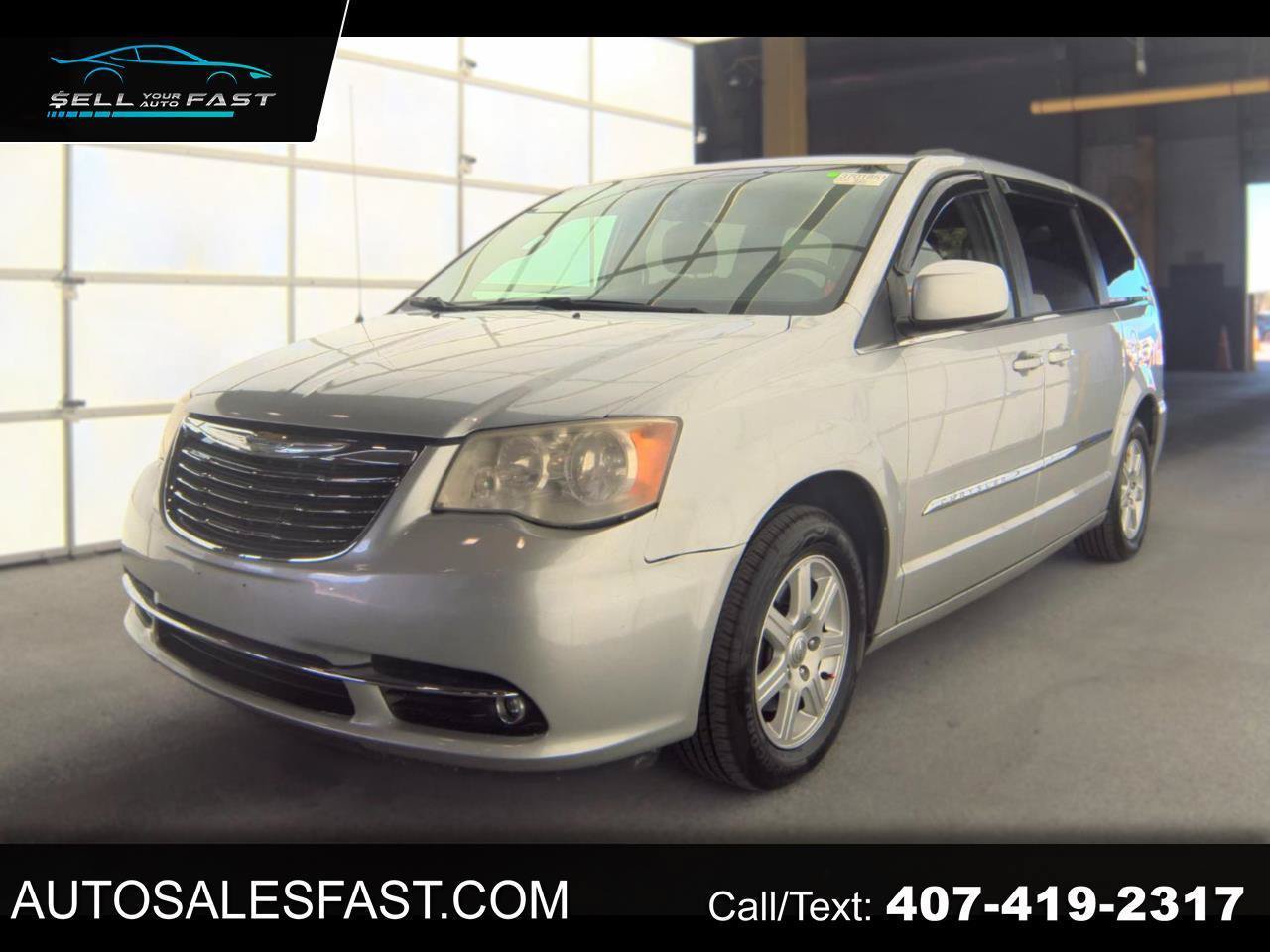 Used 2012 Chrysler Town & Country Touring w/ Entertainment Group #1 FWD image 1