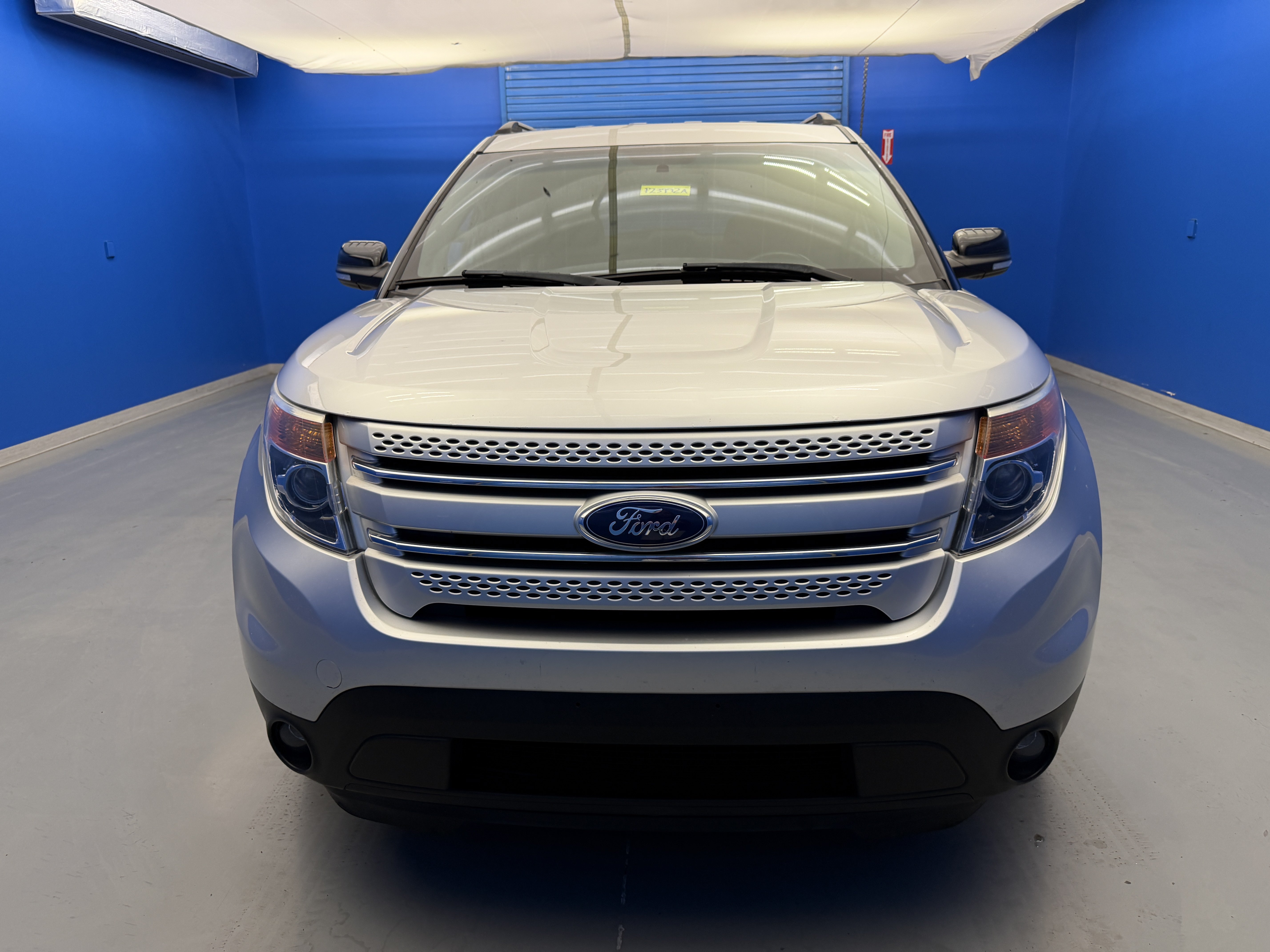 Used 2014 Ford Explorer XLT w/ Equipment Group 202A FWD image 3
