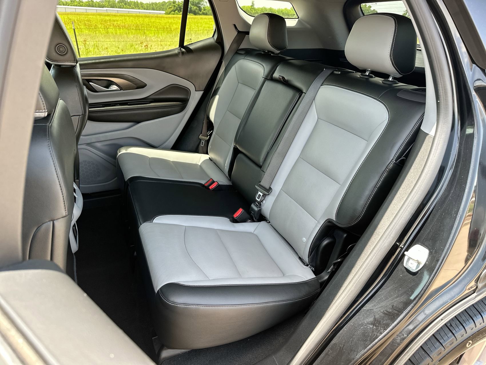 Used 2023 GMC Terrain SLT image 21