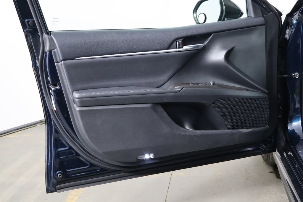 Used 2021 Toyota Camry XSE FWD image 18