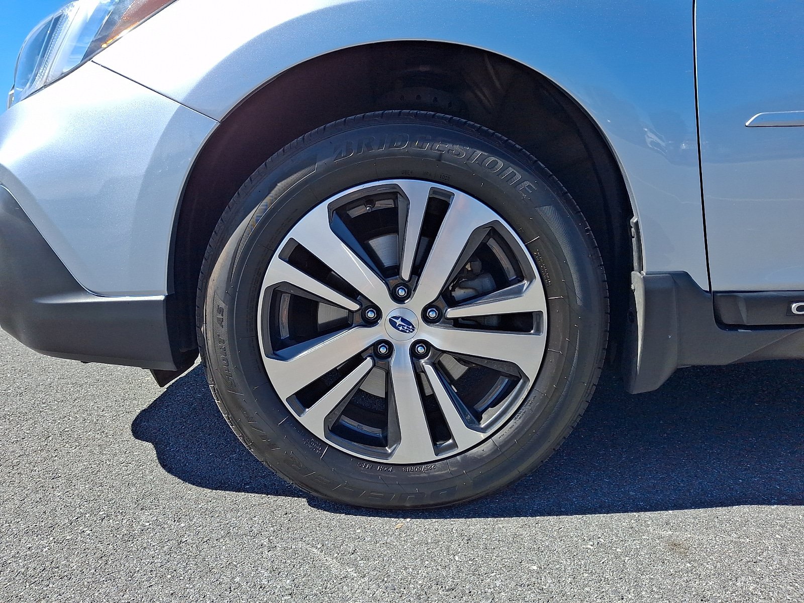 Used 2019 Subaru Outback 2.5i Limited w/ Popular Package #2 AWD/4WD image 9