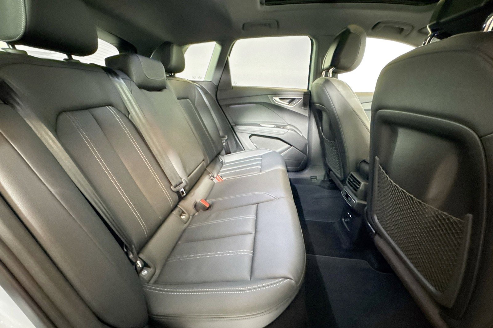 Used 2025 Audi Q4 e-tron Premium Plus image 26