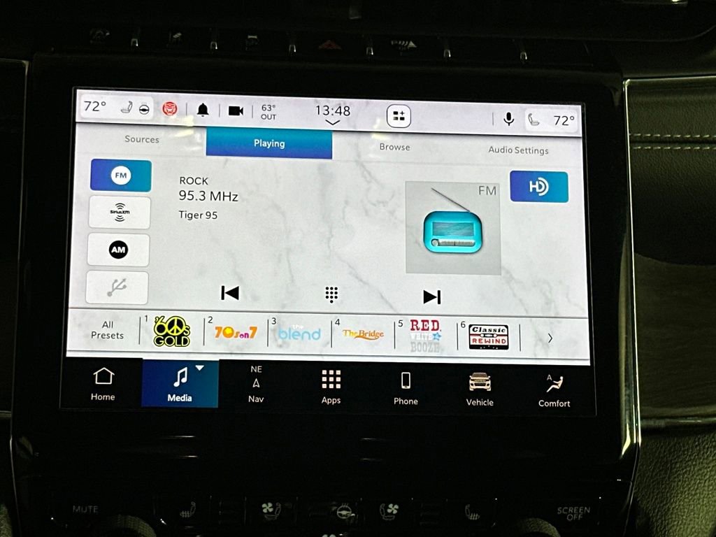 Used 2023 Jeep Grand Cherokee Overland w/ Luxury Tech Group IV image 28