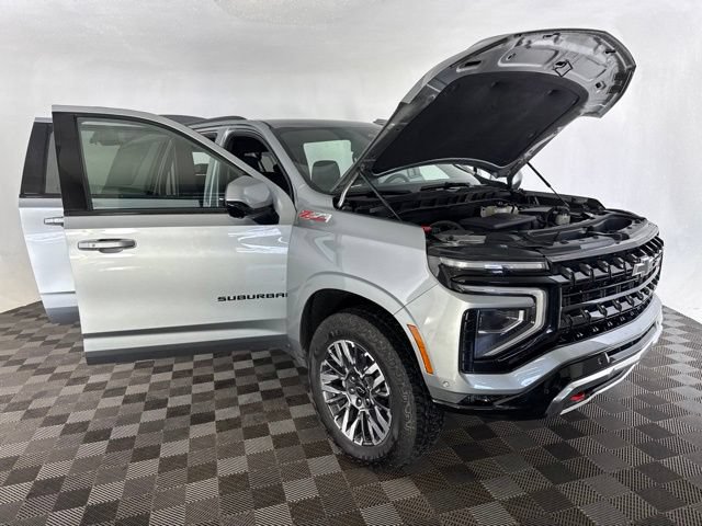 Used 2025 Chevrolet Suburban Z71 AWD/4WD image 15