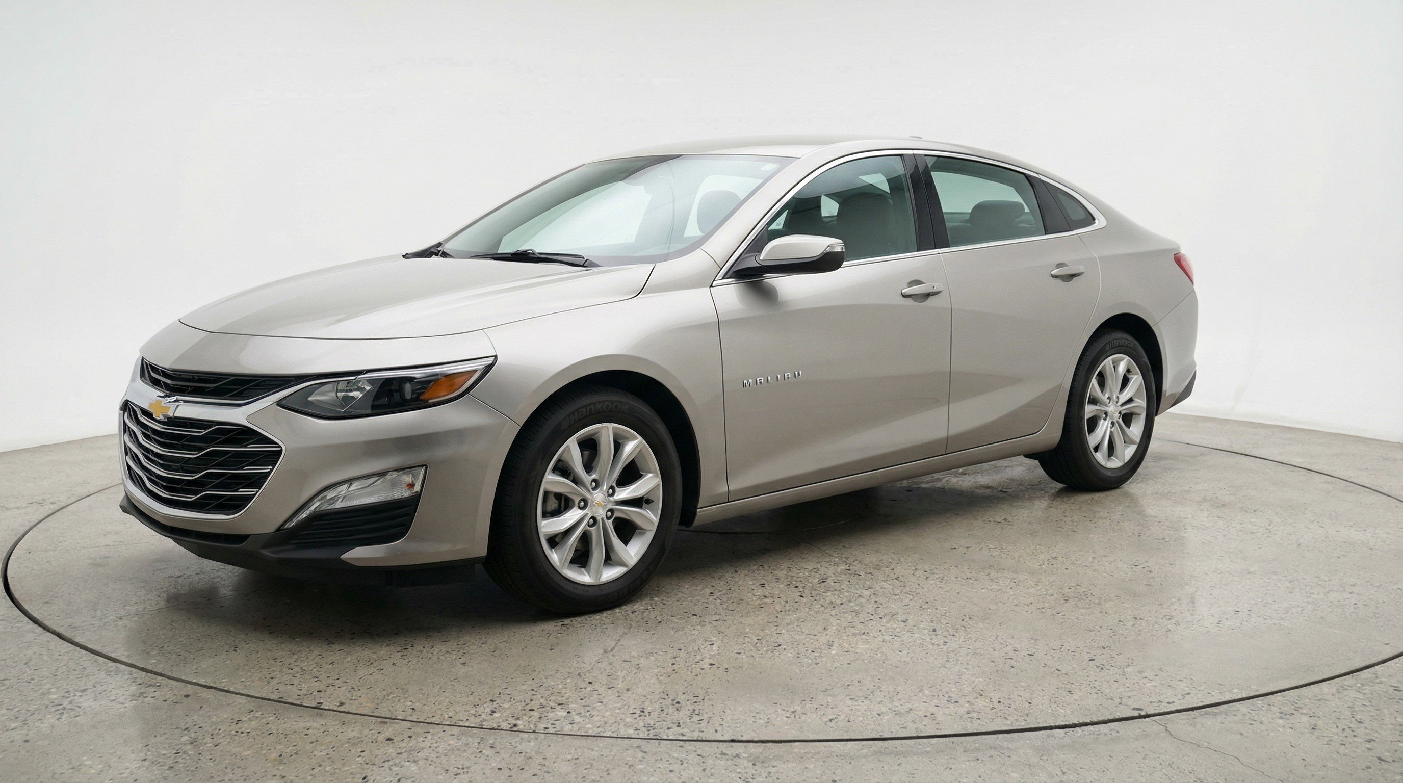 Used 2024 Chevrolet Malibu LT image 3