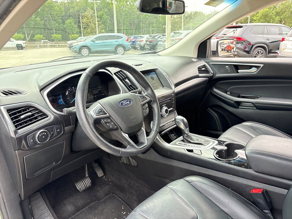 Used 2018 Ford Edge Titanium image 6