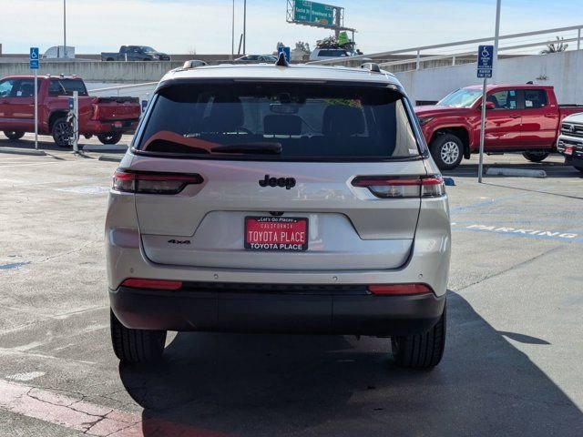 Used 2023 Jeep Grand Cherokee L Laredo AWD/4WD image 9