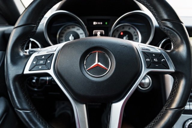 Used 2014 Mercedes-Benz SLK 350 image 11