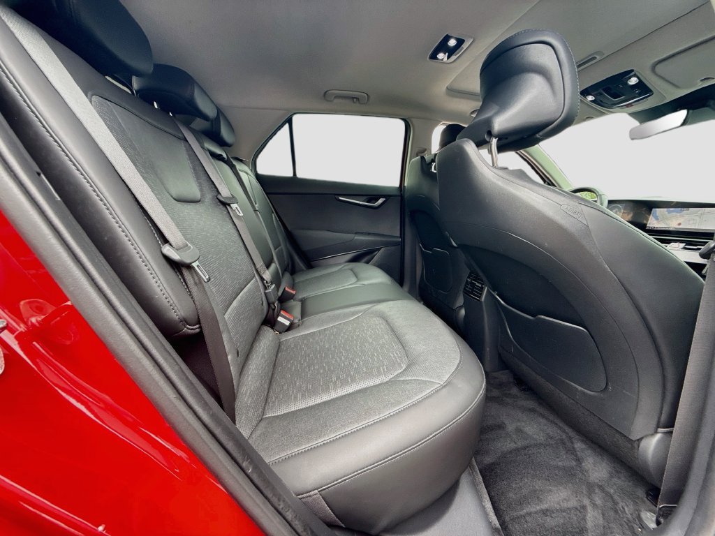 Used 2023 Kia Niro Wave w/ Wave Preserve Package FWD image 30