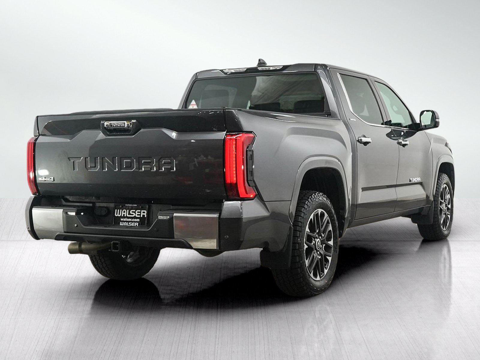 Used 2023 Toyota Tundra Limited AWD/4WD image 5
