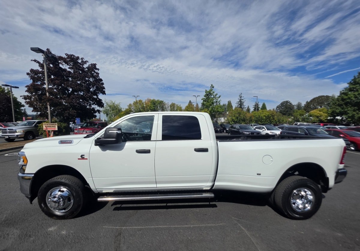 Used 2024 RAM 3500 Tradesman w/ Chrome Appearance Group AWD/4WD image 1