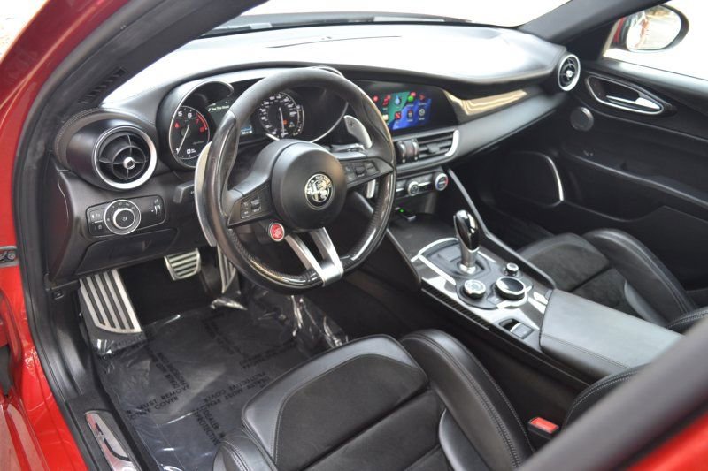 Used 2018 Alfa Romeo Giulia Quadrifoglio image 18