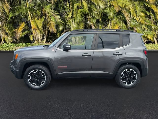 Used 2017 Jeep Renegade Trailhawk w/ Premium Trailhawk Package AWD/4WD image 8