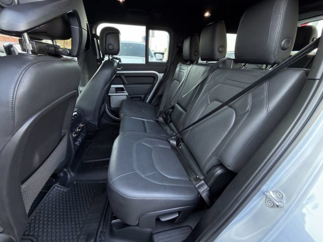 Used 2023 Land Rover Defender 130 SE AWD/4WD image 29