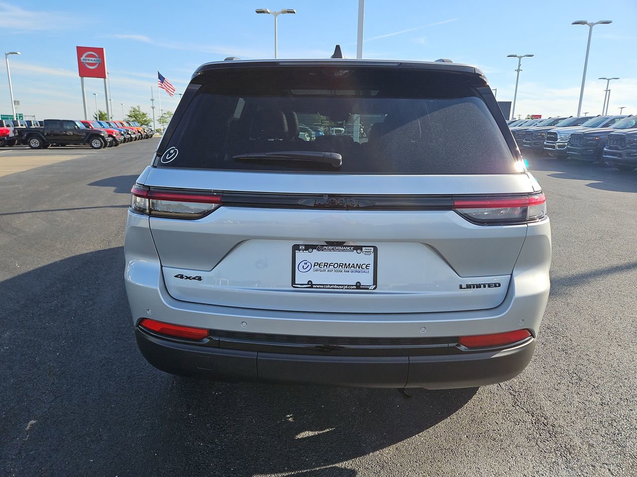 New 2025 Jeep Grand Cherokee Limited w/ Luxury Tech Group II image 6