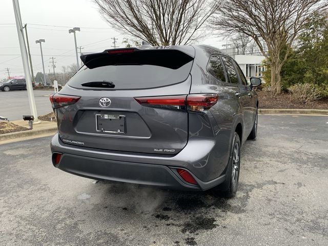 Certified 2024 Toyota Highlander XLE image 8