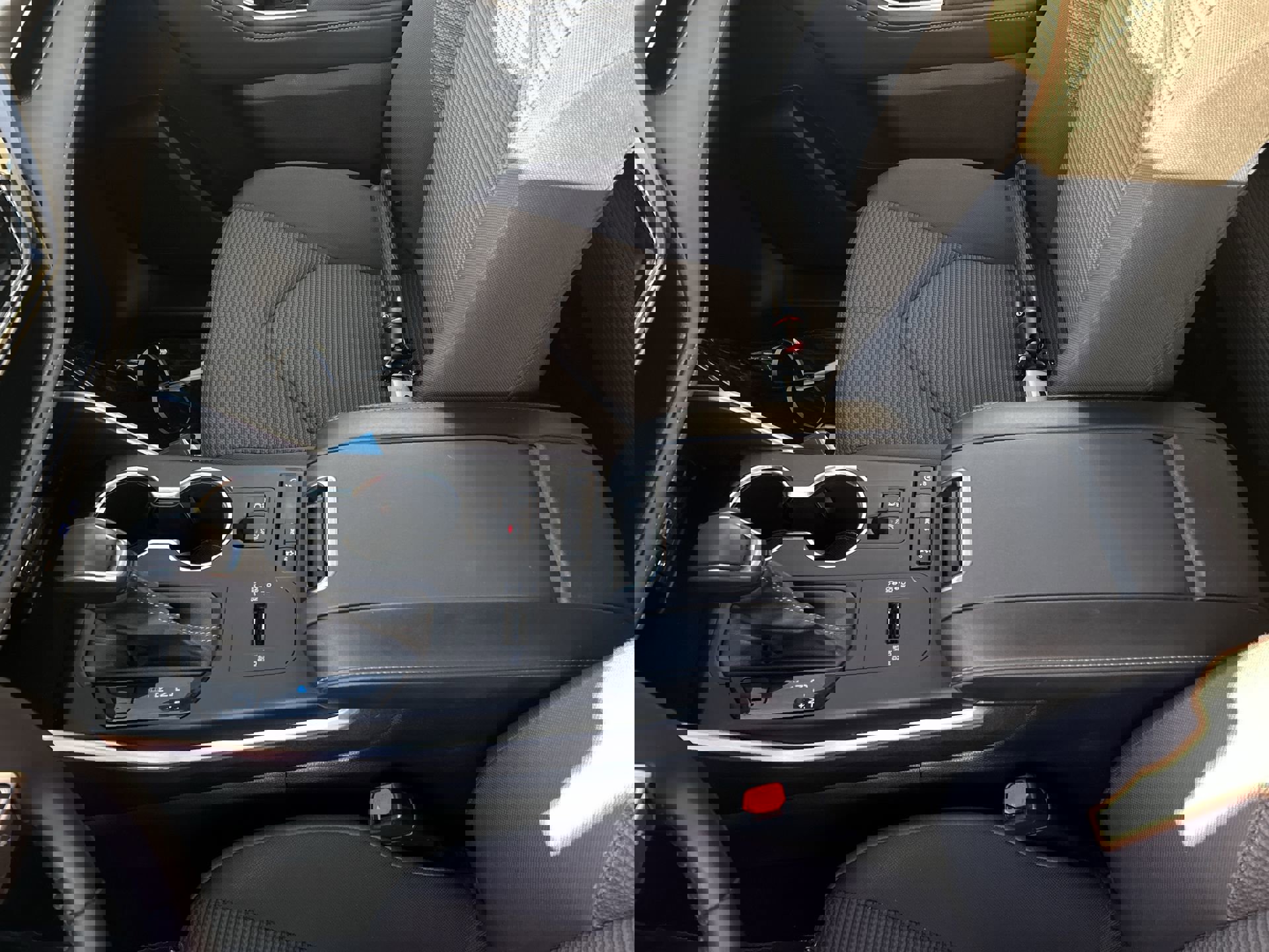 Used 2022 Toyota Highlander LE image 24