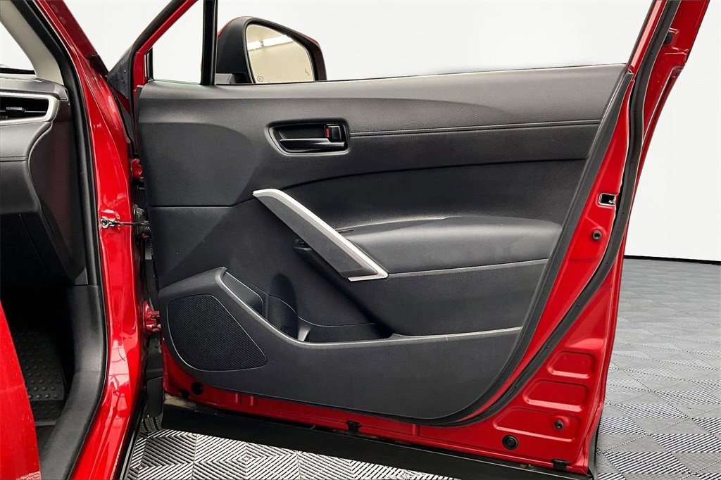 Used 2023 Toyota Corolla Cross LE image 24