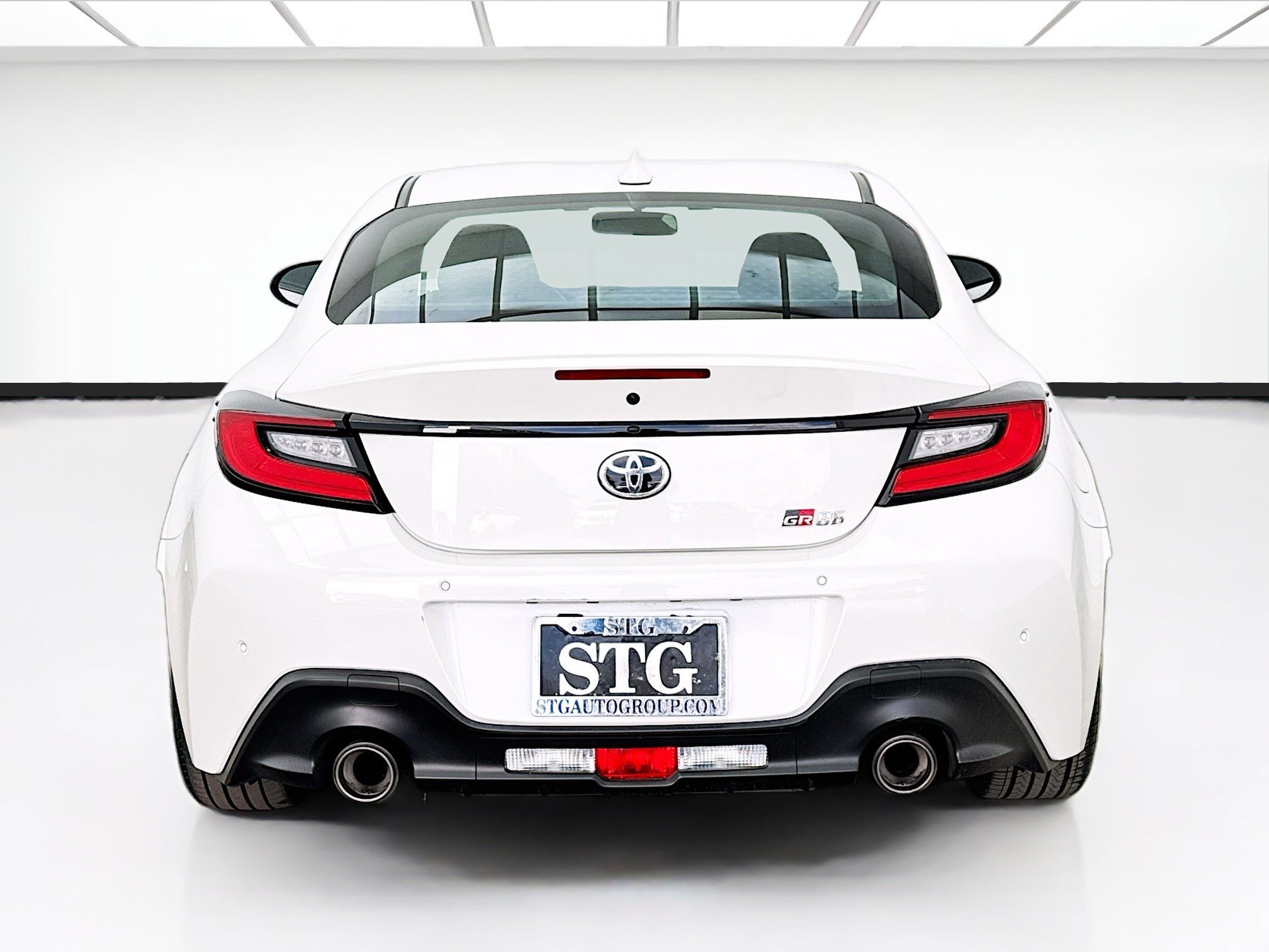 Used 2024 Toyota GR86 RWD image 5