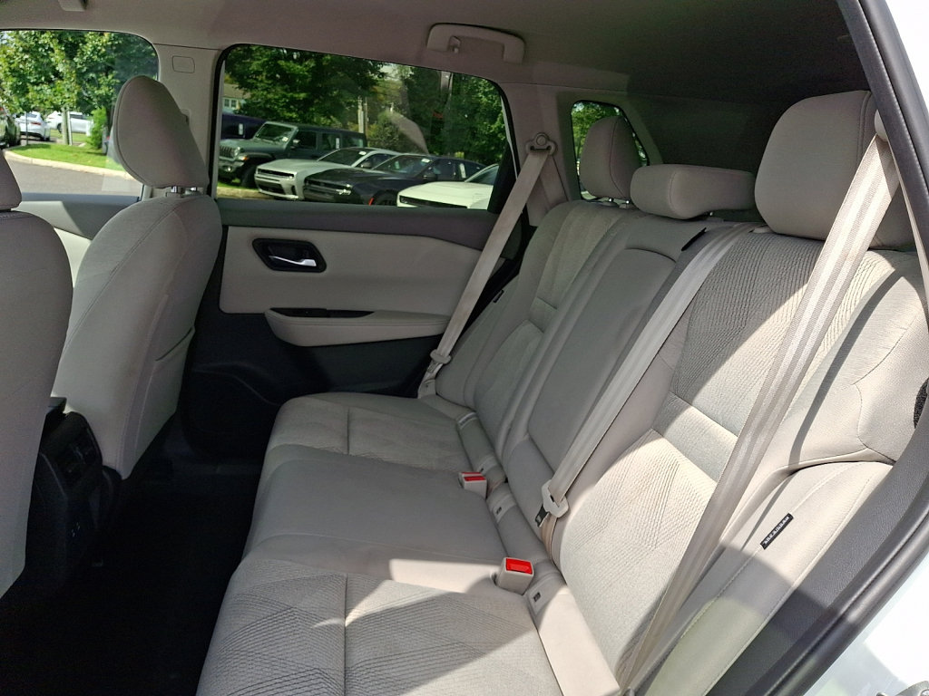 Used 2025 Nissan Rogue SV AWD/4WD image 20