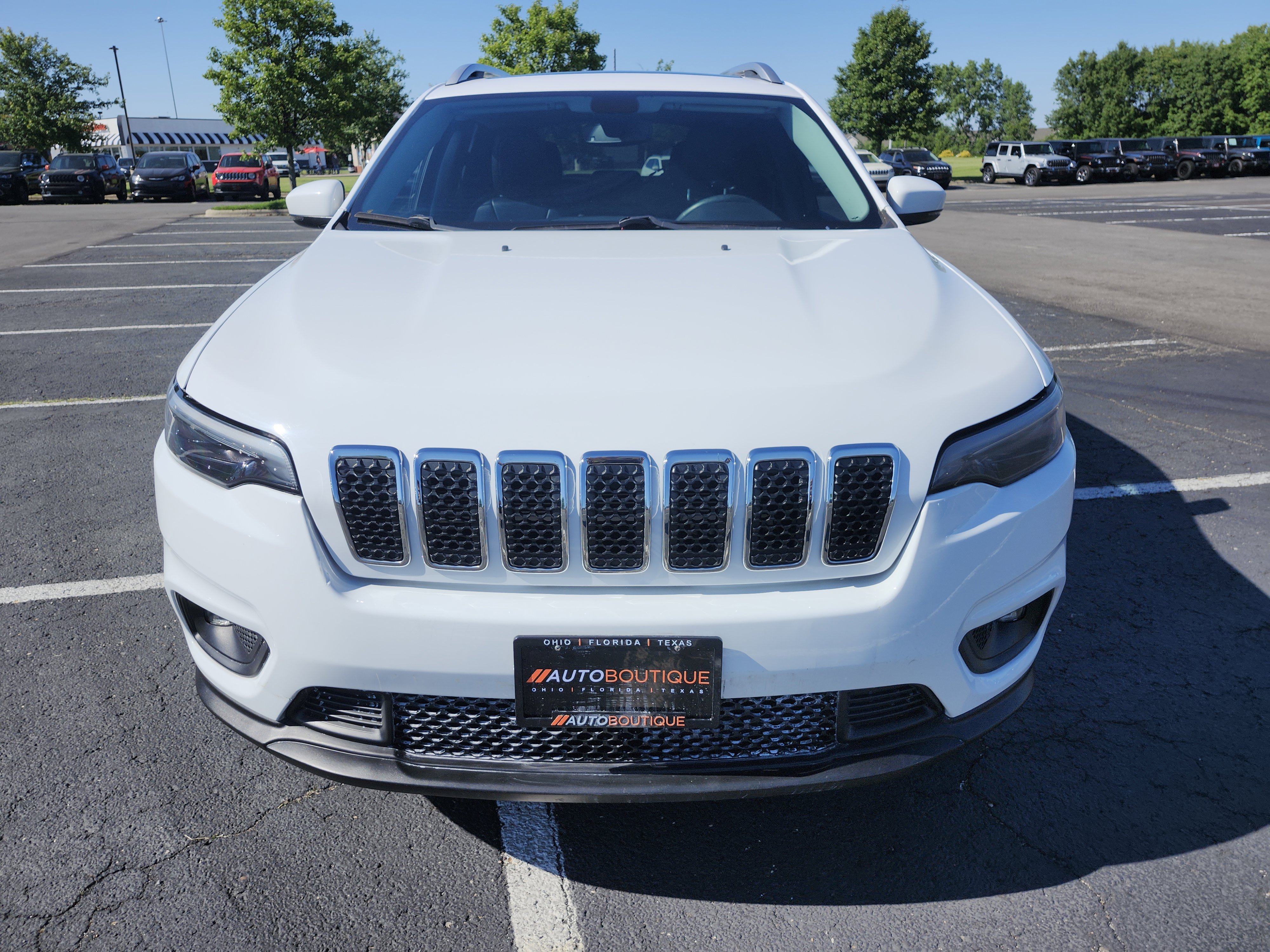 Used 2019 Jeep Cherokee Latitude Plus w/ Comfort/Convenience Group AWD/4WD image 12