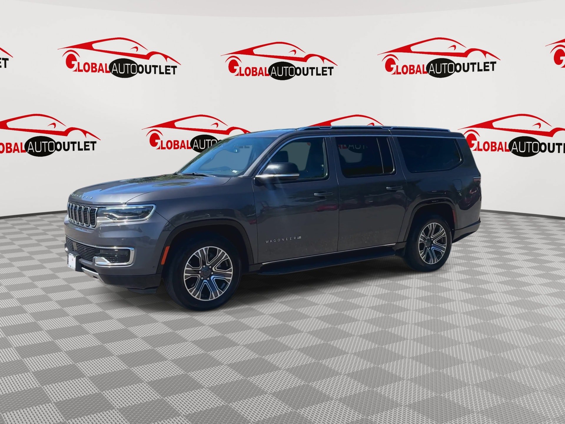 Used 2024 Jeep Wagoneer L Series II w/ Flexible Seating Group AWD/4WD image 4