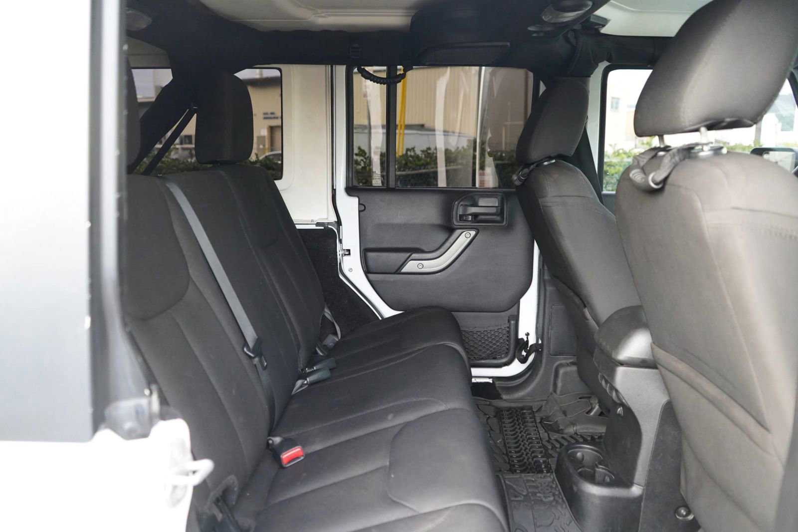 Used 2015 Jeep Wrangler Unlimited Sport image 17