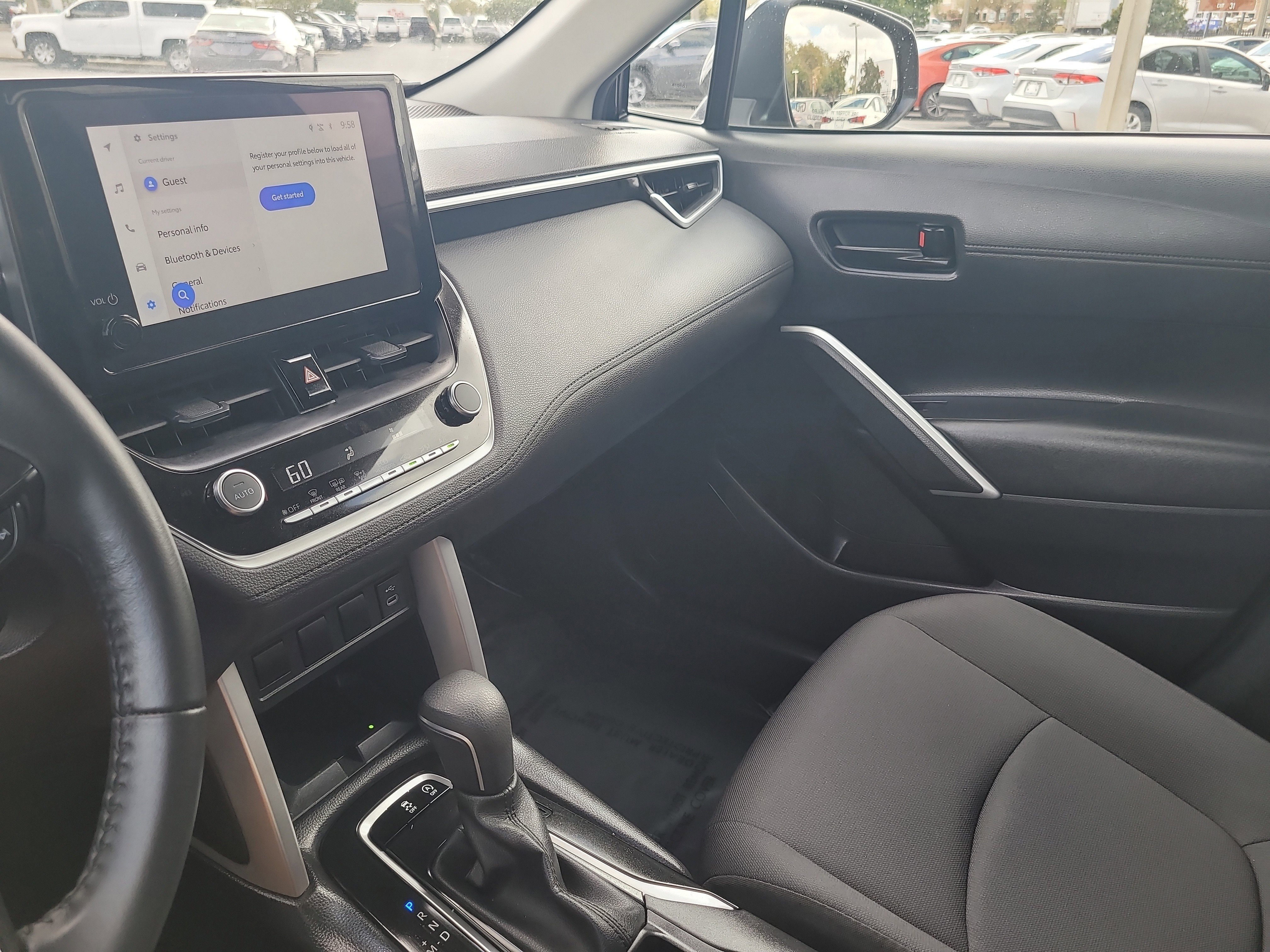 Used 2025 Toyota Corolla Cross LE image 21