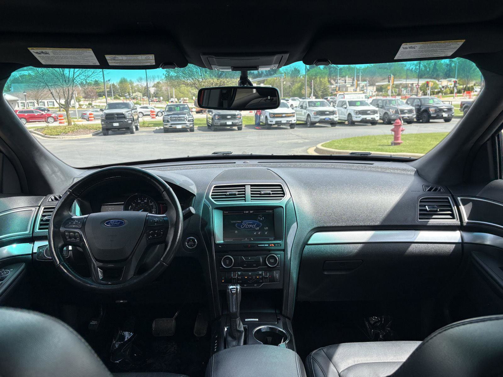Used 2016 Ford Explorer XLT w/ Equipment Group 202A AWD/4WD image 8