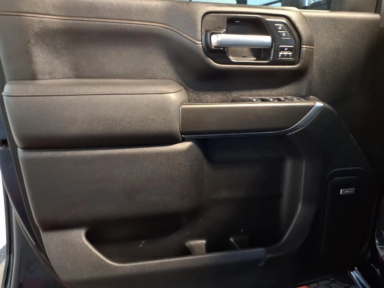 Used 2022 GMC Sierra 2500 AT4 w/ AT4 Preferred Package AWD/4WD image 17