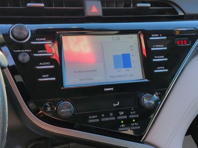 Certified 2020 Toyota Camry LE image 24