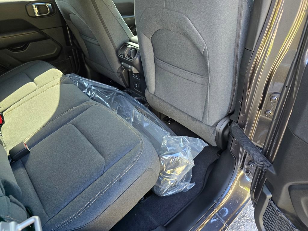 New 2025 Jeep Wrangler Sahara w/ Safety Group image 29