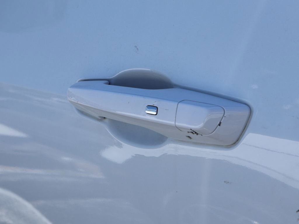 Used 2025 Chevrolet Equinox LT image 19