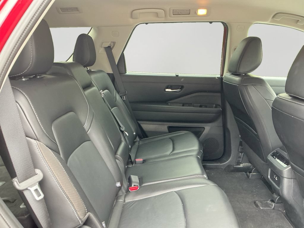 Used 2024 Nissan Pathfinder SL AWD/4WD image 13
