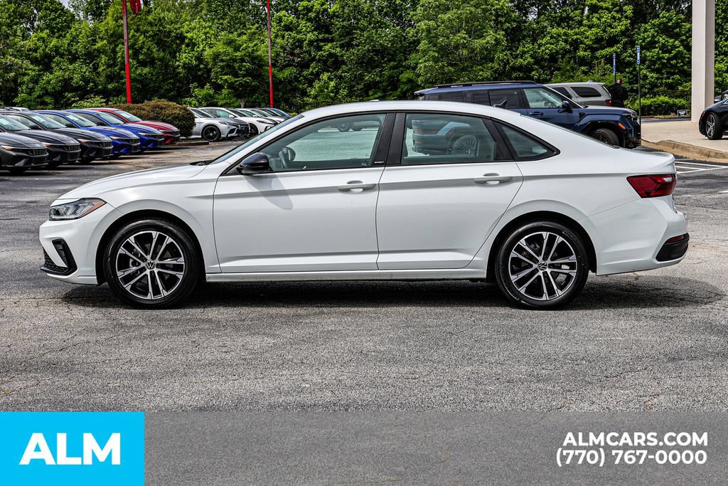 Used 2025 Volkswagen Jetta Sport FWD image 8