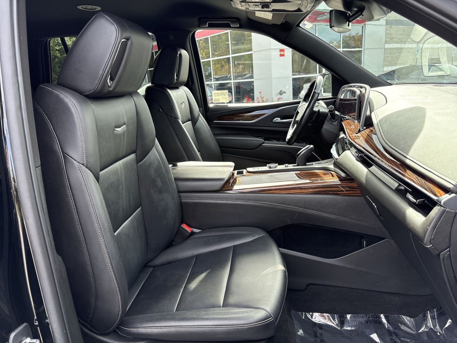 Used 2023 Cadillac Escalade Luxury AWD/4WD image 27