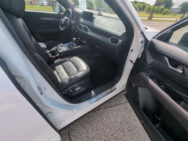 Used 2023 MAZDA CX-5 Signature AWD/4WD image 3