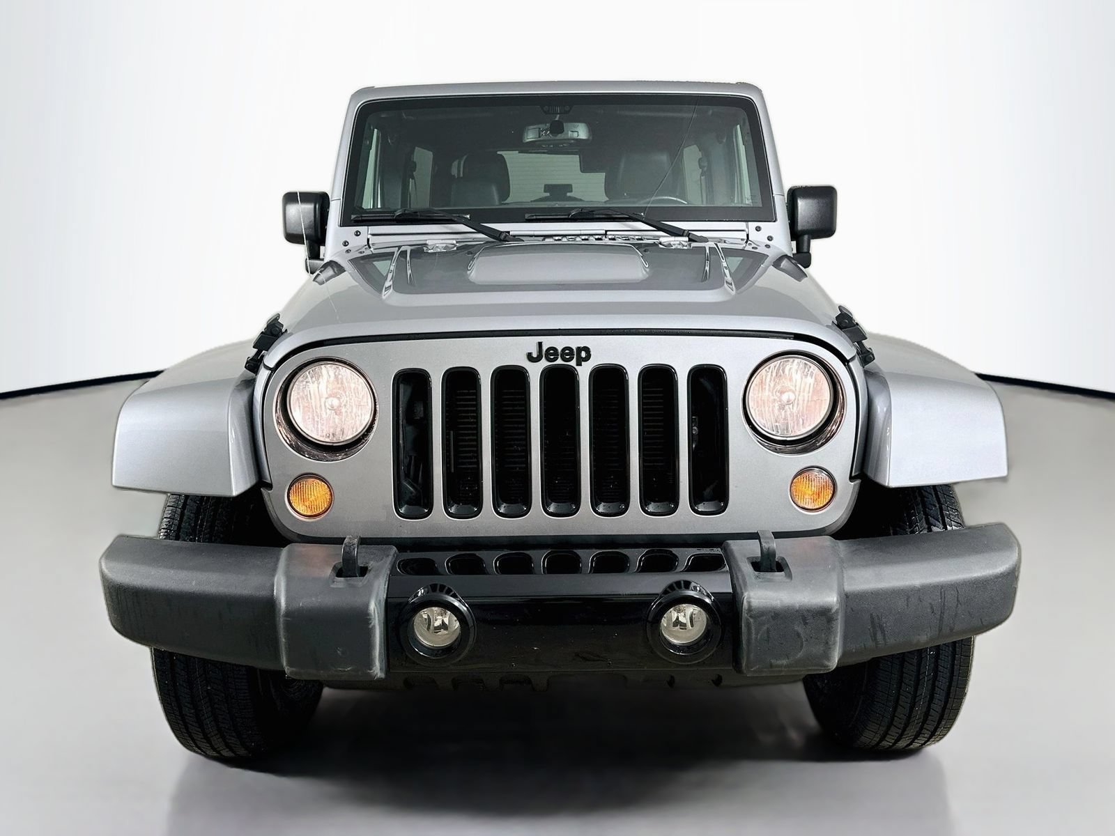 Used 2018 Jeep Wrangler Unlimited Sahara AWD/4WD image 2