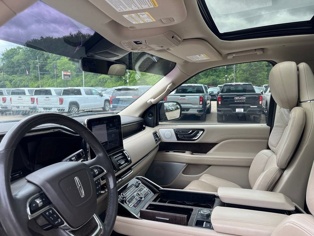 Used 2020 Lincoln Navigator Reserve w/ Luxury Package AWD/4WD image 18