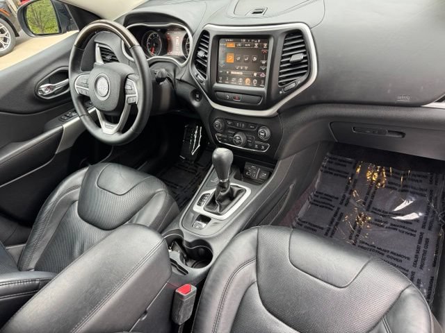 Used 2016 Jeep Cherokee Overland AWD/4WD image 30