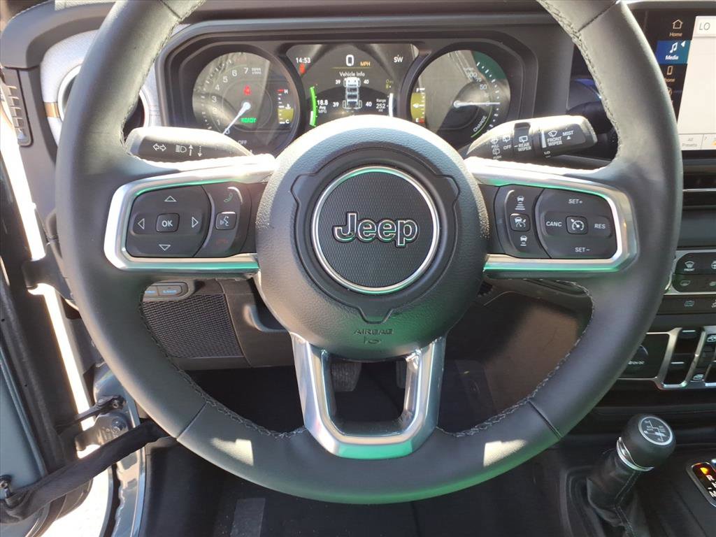 Used 2025 Jeep Wrangler Unlimited Sahara AWD/4WD image 24