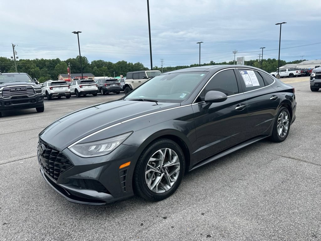 Used 2023 Hyundai Sonata SEL w/ Convenience Package FWD image 3