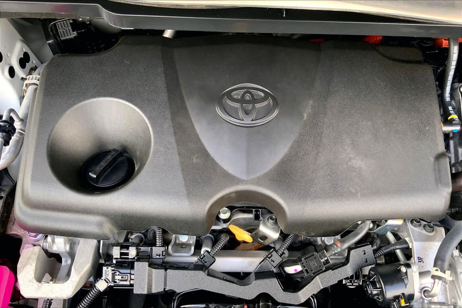 Used 2023 Toyota Sienna XSE w/ XSE Plus Package FWD image 32