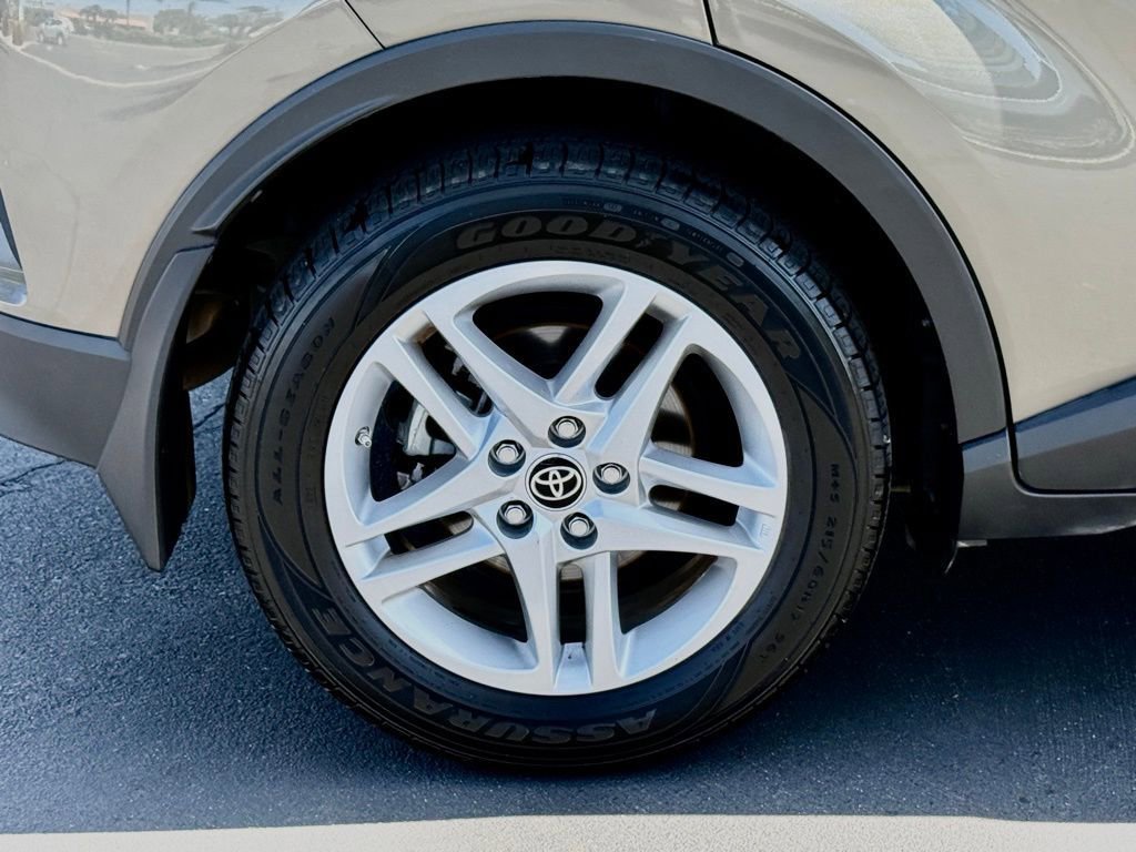 Certified 2021 Toyota C-HR LE FWD image 14