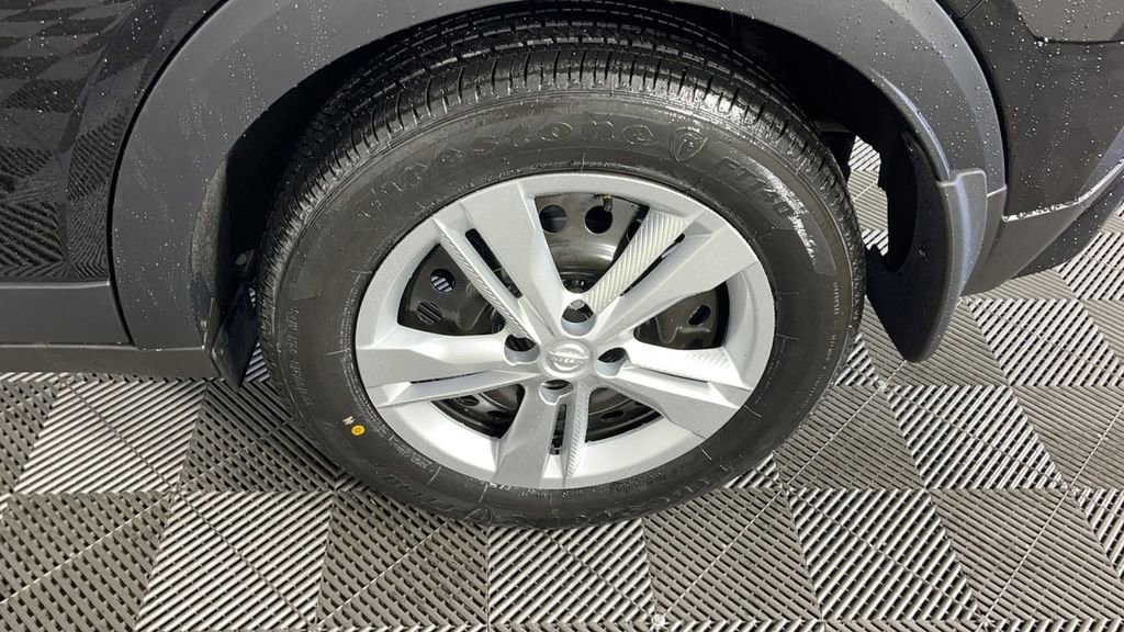 New 2025 Nissan Kicks Play S FWD image 31