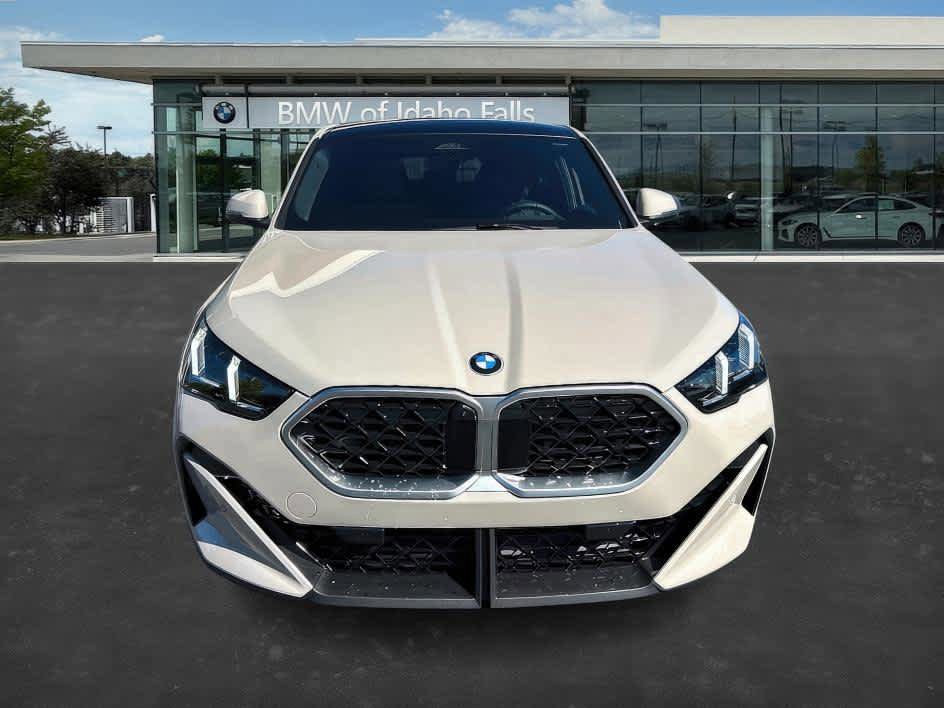 New 2026 BMW X2 xDrive28i w/ Technology Package AWD/4WD image 2