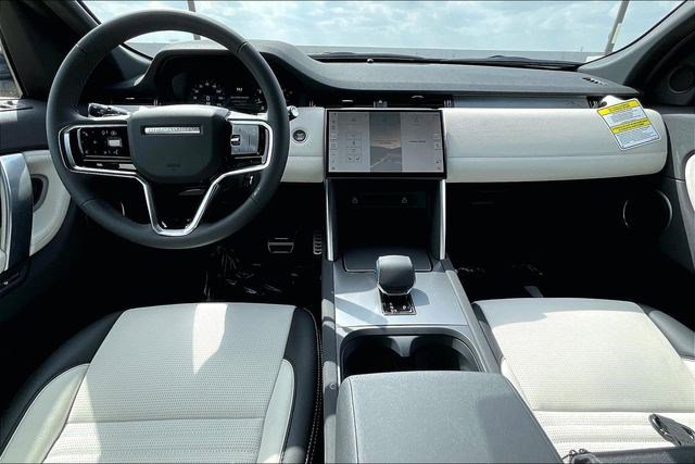 New 2026 Land Rover Discovery Sport Landmark image 5