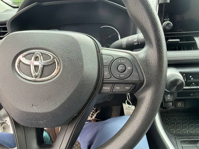 Used 2024 Toyota RAV4 LE AWD/4WD image 24